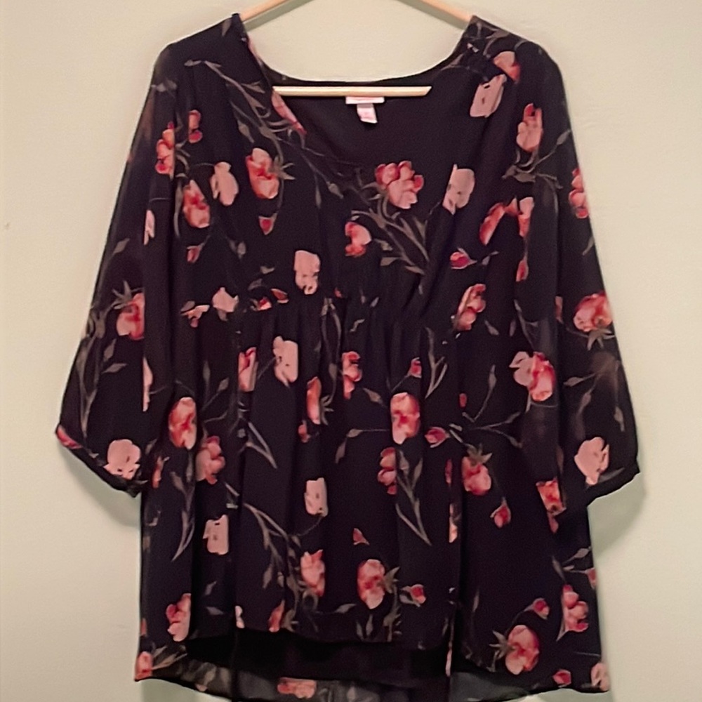 Isabel maternity top.